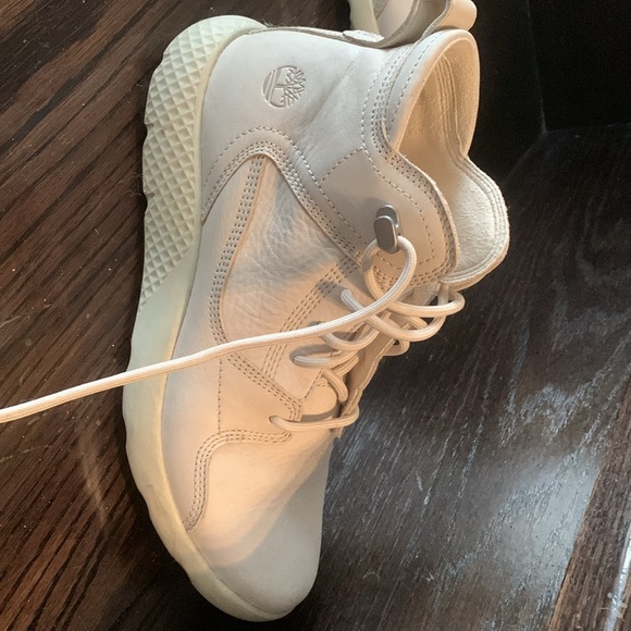 Women’s Tmberland Hiking Shoes - Picture 8 of 10